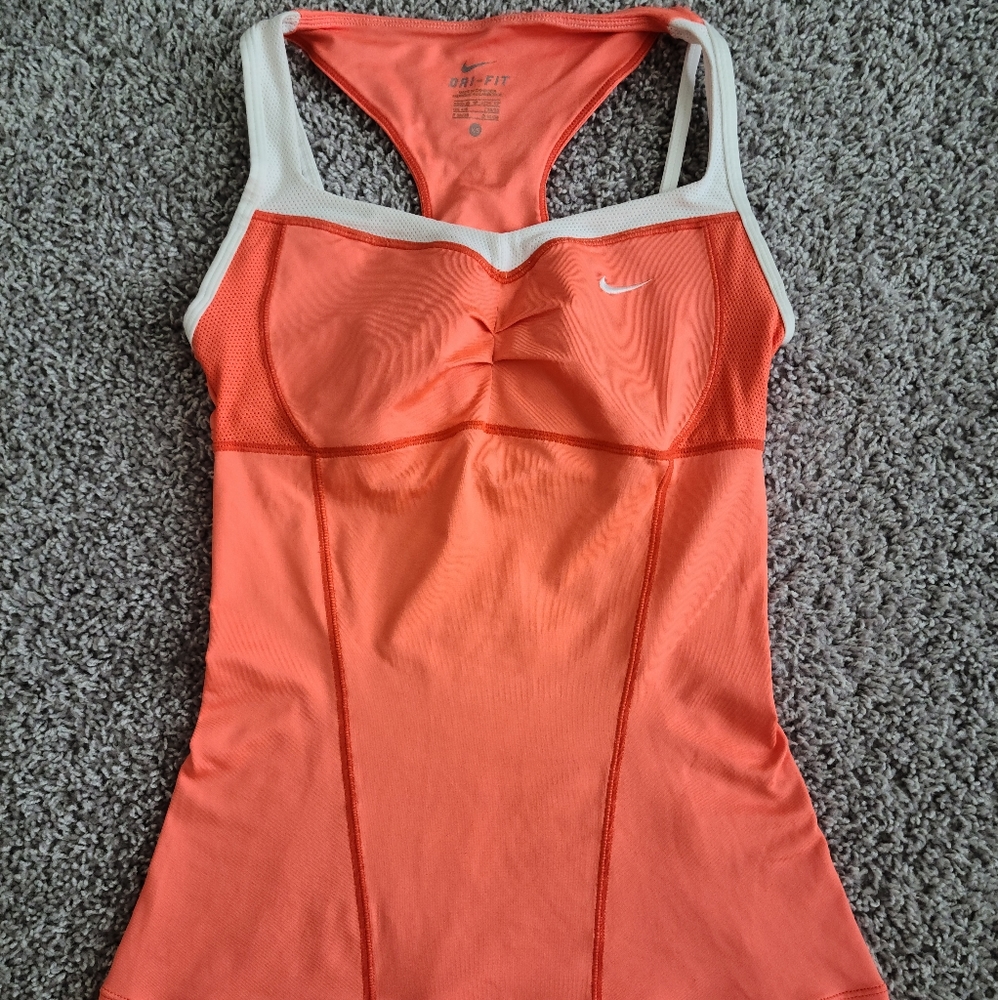 Nike Women's Dri-FIT training top size: XS Never u